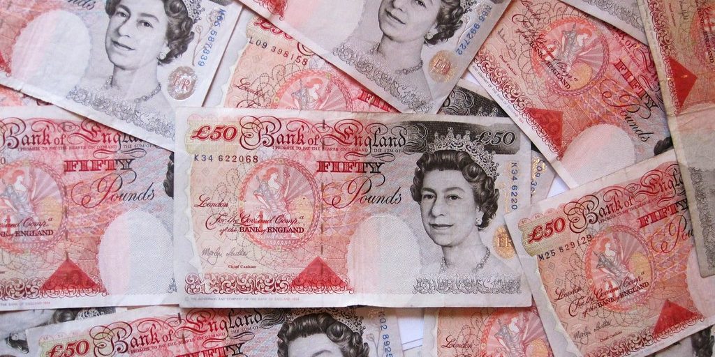 A fan of fifty pound notes